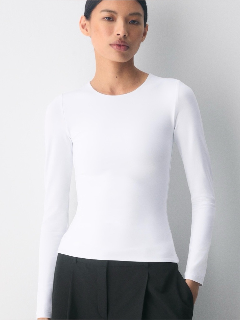 Aritzia Contour Long-Sleeve Crewneck - White
